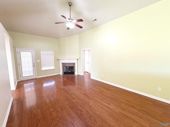 Building Photo - 101 Forest Glade Dr