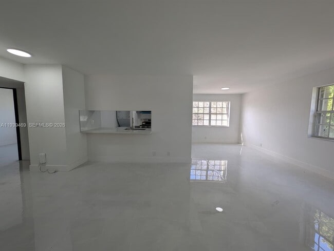 Building Photo - 301 SW 86th Ave