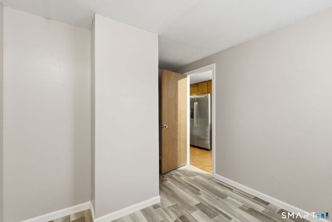 Building Photo - 44 E Cedar St