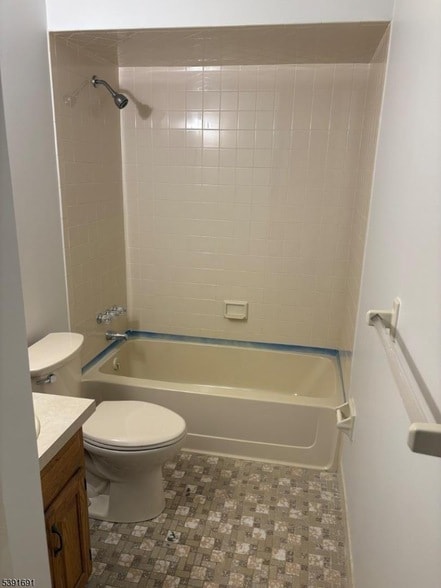 Building Photo - 2 Falkenstein Dr