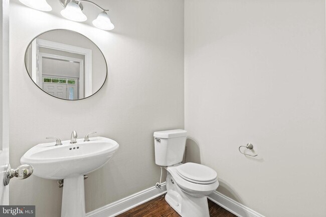 Building Photo - 333 Lea Dr