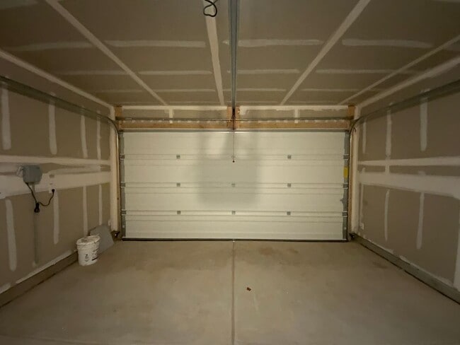 Building Photo - 3 Bedroom Single Story New Build in Lomas ...