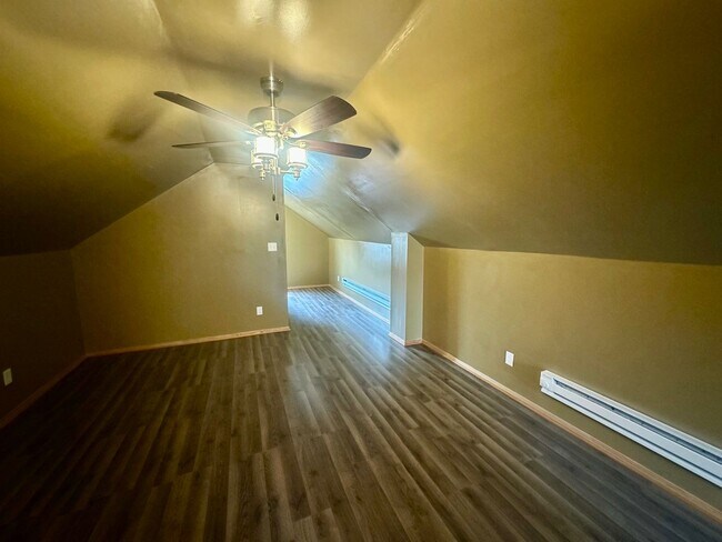 Building Photo - Charming 3 Bedroom Single Family Home Available Now!!