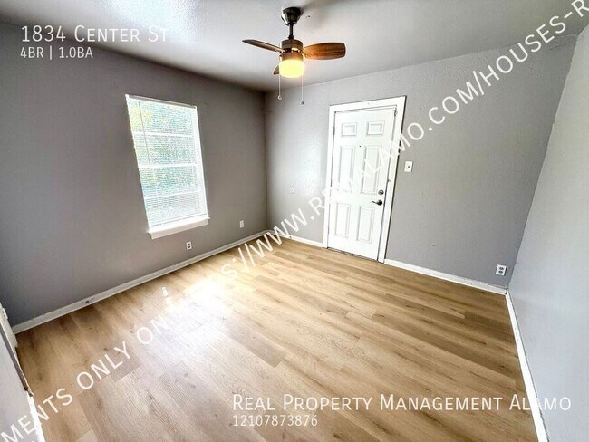 Building Photo - 1834 Center St