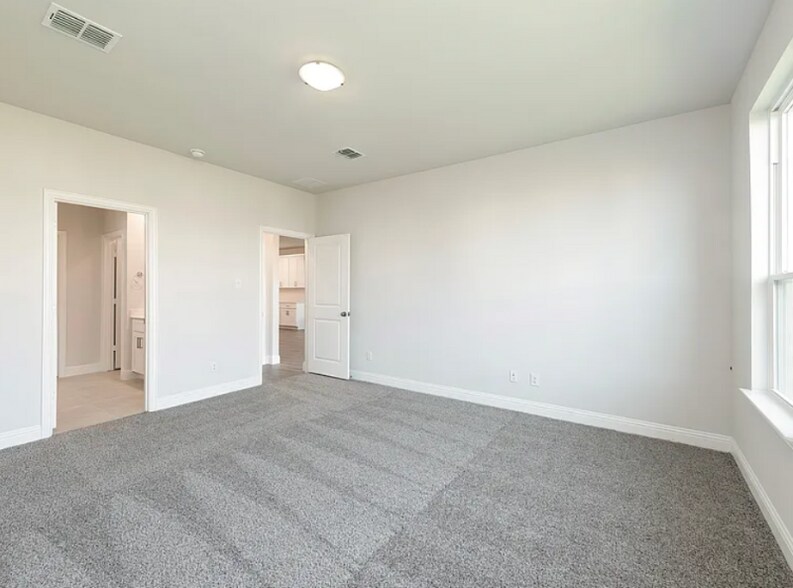 Building Photo - 1820 Acosta Dr