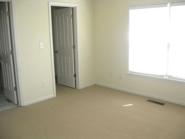 Building Photo - 1145 Appian Crossing Way