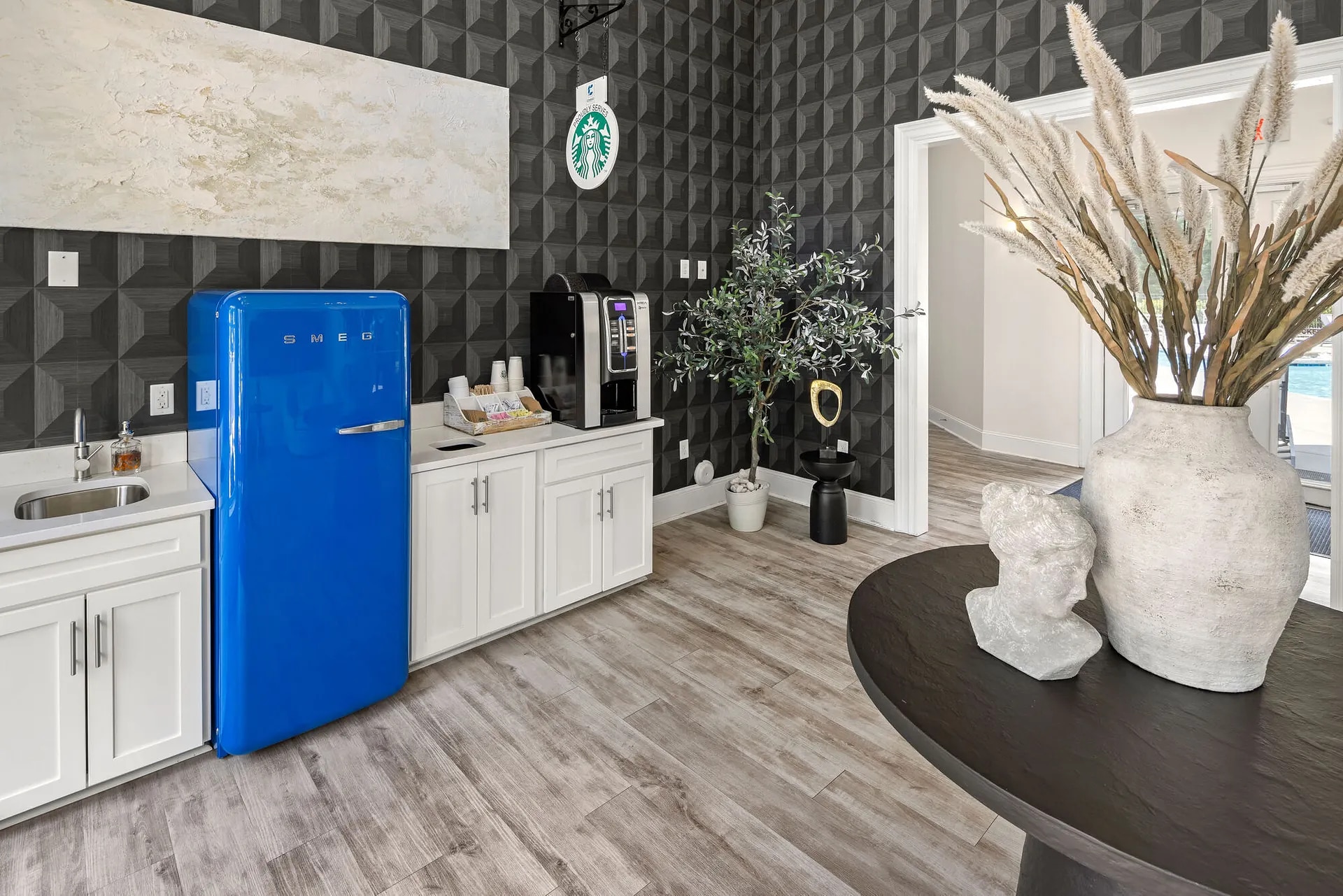 Building Photo - 9015 Kings Grant Dr