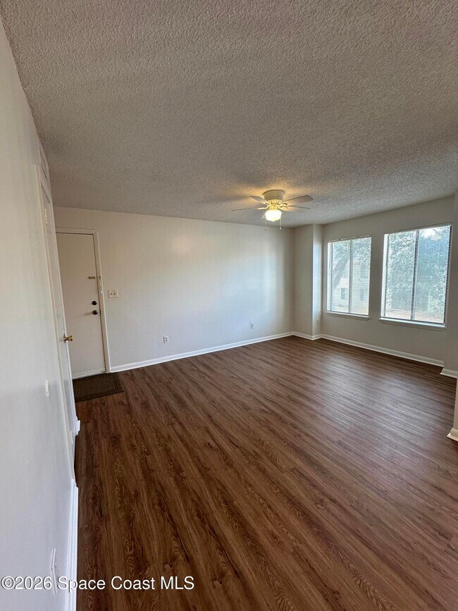 Building Photo - 3535 Sable Palm Ln