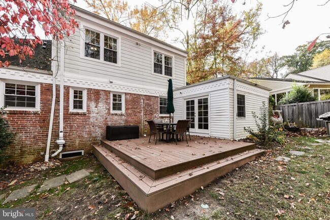 Building Photo - 3061 N Oakland St