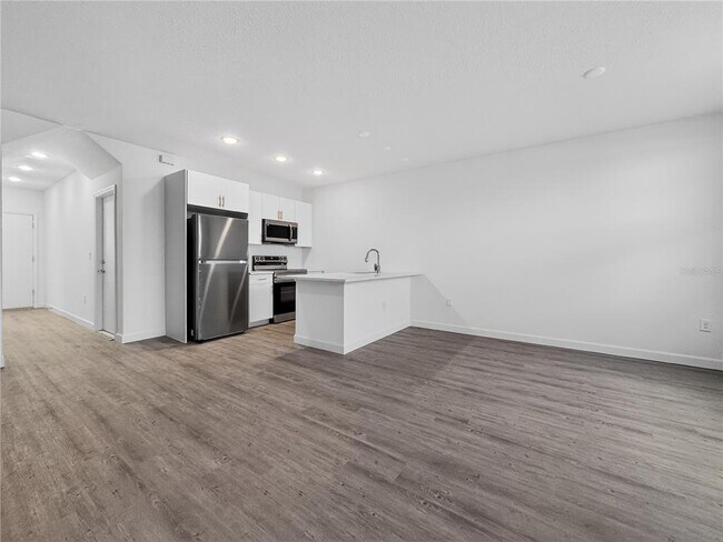 Building Photo - 612 Trikomo Dr