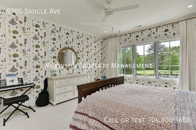 Building Photo - 9705 Saddle Ave