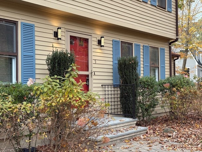 Building Photo - 5 Beaver Dam Trail