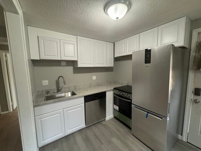 Building Photo - 9B White Oak Rd