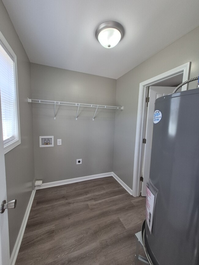 Building Photo - 250 Charlotte Cir