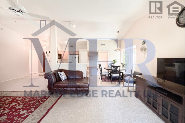 Building Photo - 4Bed/2Bath Home In Glendale w/Golf Course ...