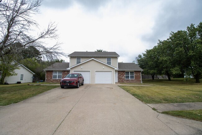 Building Photo - 4901-4903 Moniteau Ct