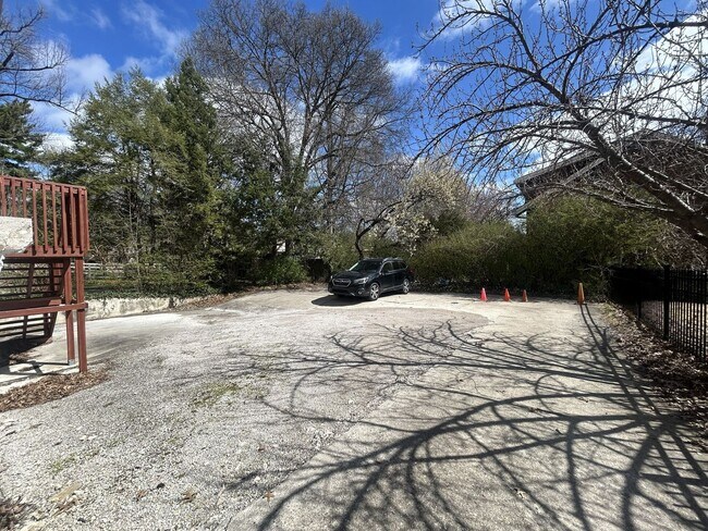 Building Photo - 6338 Hamilton Ave