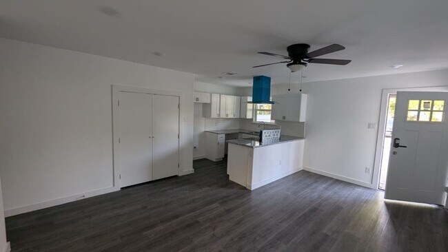 Building Photo - ? Brand-New Unit – 3 Bedrooms, 2.5 Bathroo...