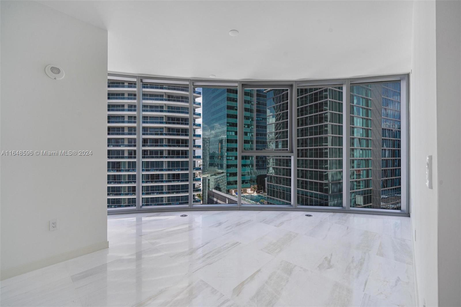 Building Photo - 300 Biscayne Boulevard Way