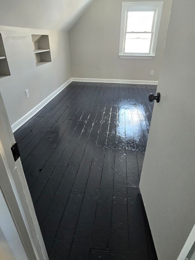 Building Photo - Renovated Single Family Home – 4BR, 2 Bath – Yard, Parking & Finished Basement