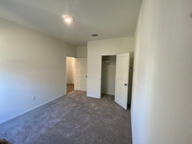 Building Photo - 3508 Lodgepole Dr