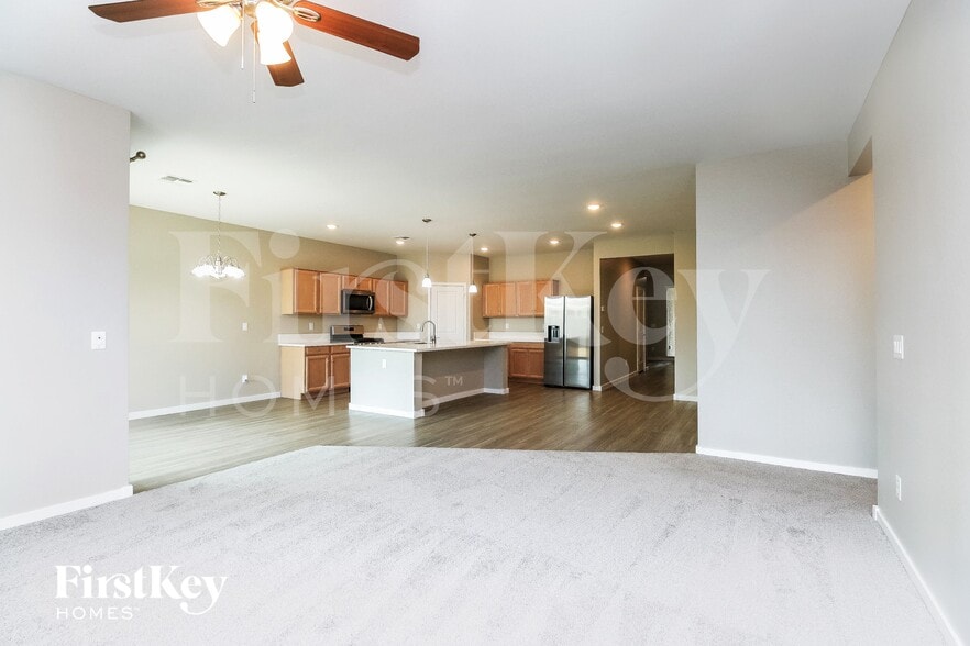 Building Photo - 7177 E Bobwhite Ct