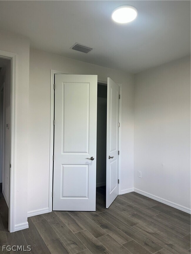 Building Photo - 2329 NW 27th Ave