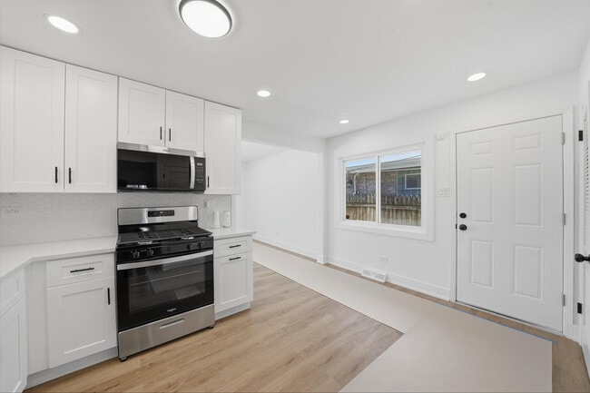 Building Photo - 5220 State Rd