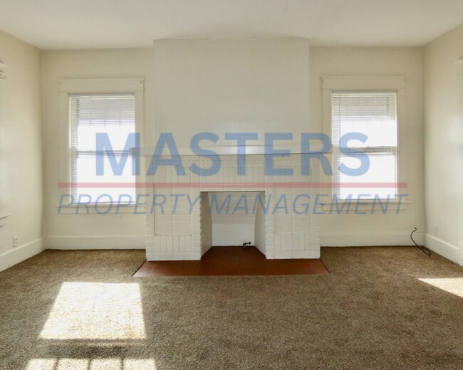 Building Photo - 4113 N Lockwood Ave