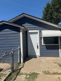 Building Photo - Cute 2bedroom 1 bathroom house