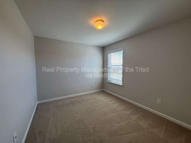 Building Photo - 5012 Shorthorn Way