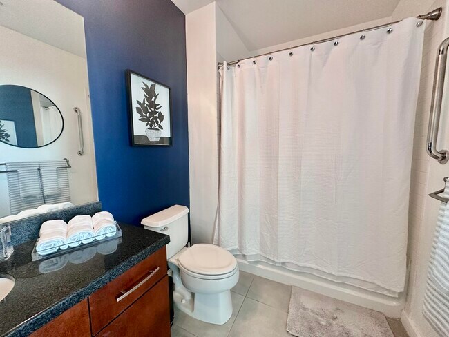 Building Photo - 300 S Australian Ave