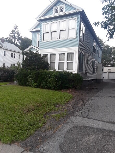 1057 Washington Ave 2 Family Home - 1057 Washington Ave