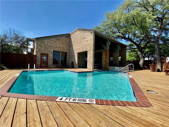 Building Photo - 8888 Tallwood Dr