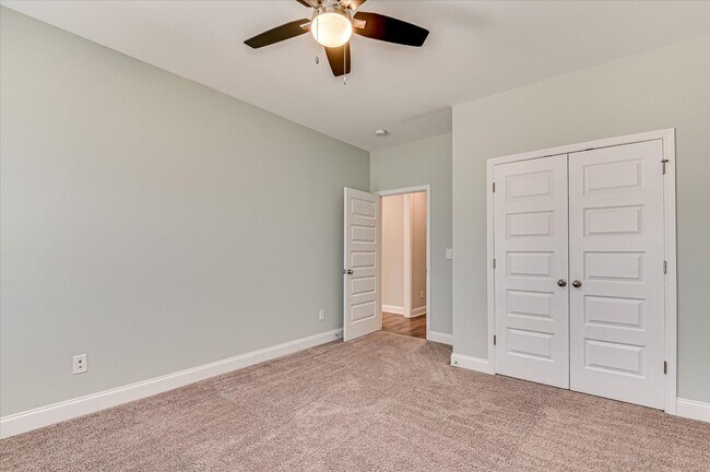 Building Photo - 705 Navan Ln