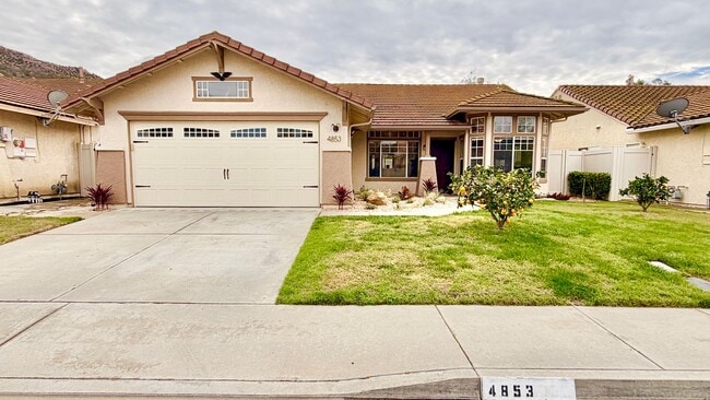 Building Photo - Lovely Single-Story Home in the Friendly and Desirable Lake Rancho Viejo Community of Fallbrook!