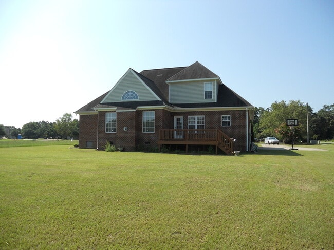 Building Photo - 409 Pointe Dr
