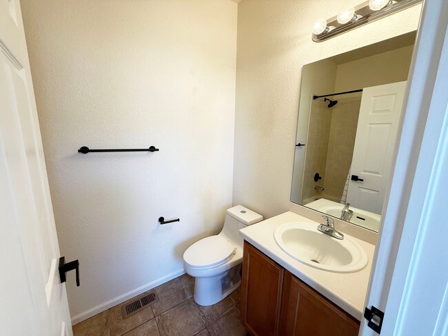 Building Photo - Olde Town Arvada - Dual Suite with Flex Ro...