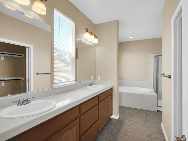 Building Photo - 4312 Middlefield Dr