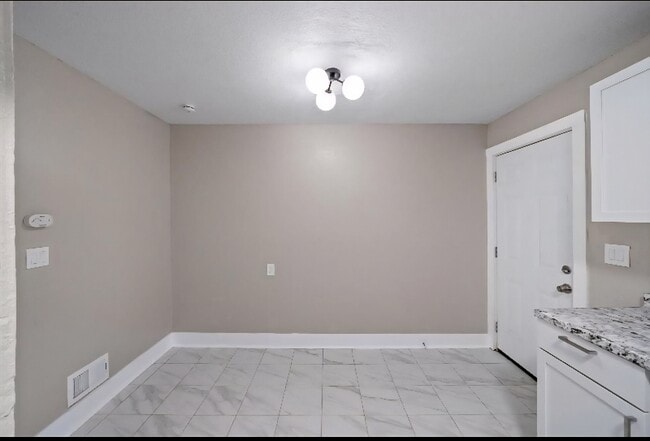 Building Photo - 5754 Indiana Ave