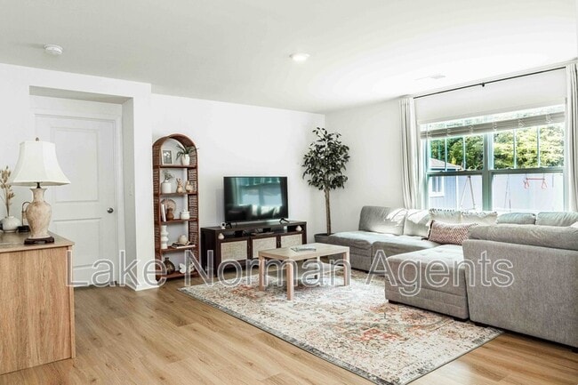 Building Photo - 2880 Sherrills Strm Dr