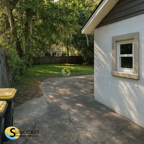 Building Photo - 478 W 58th St