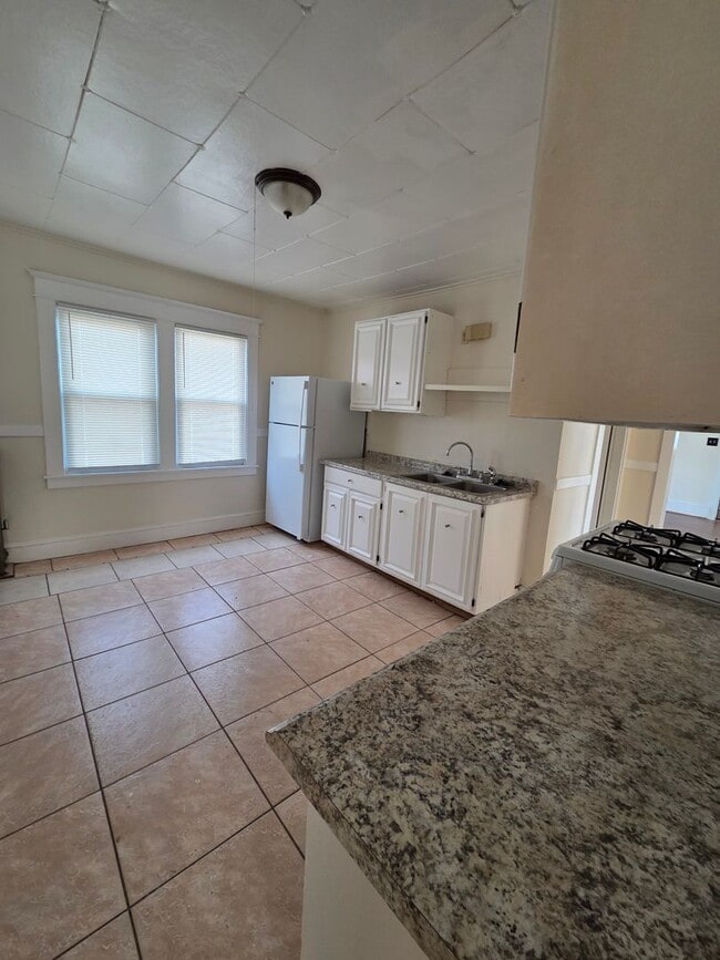 Building Photo - 70-72 Windemere Street