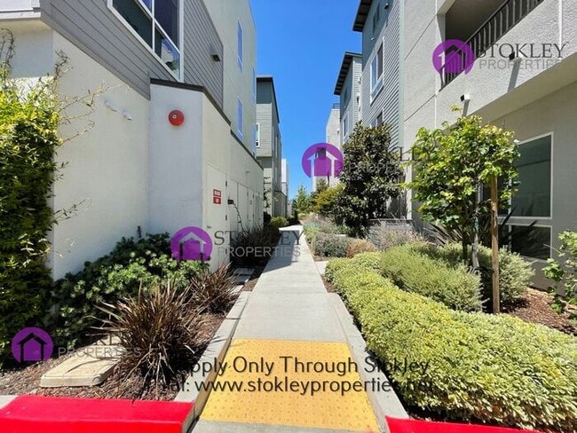 Building Photo - 1543 Longitude Dr