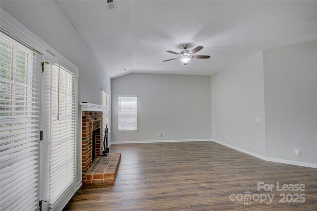Building Photo - 7017 Scuppernong Ct