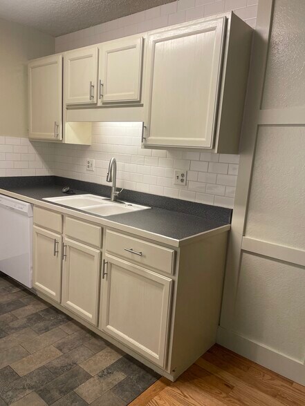 Building Photo - 3250 O'Neal Cir