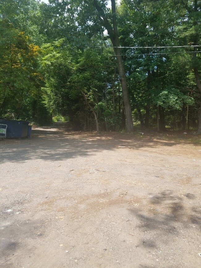 Building Photo - Single Family Home within walking distance to Quinnipiac