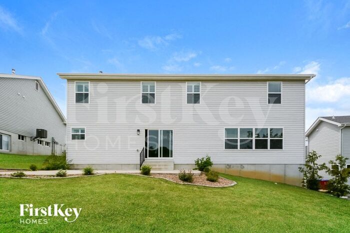 Building Photo - 726 Winding Bluffs Dr