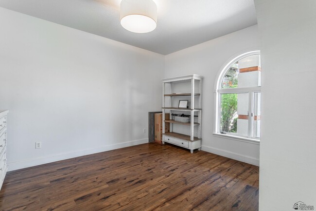 Building Photo - 3208 S Palomino Way