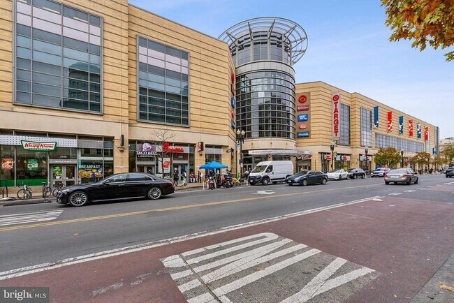 Building Photo - 1421 Columbia Rd NW